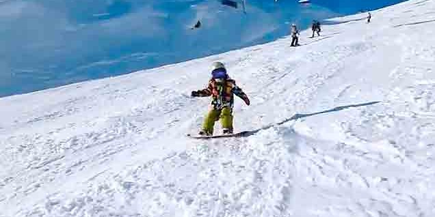 4 year old snowboarder Mia Brookes 4 year old snowboarder Mia Brookes